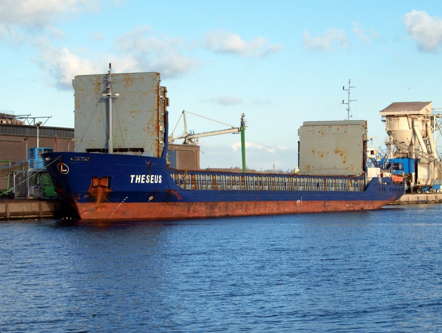  WILSON DUNDEE and  Specifications